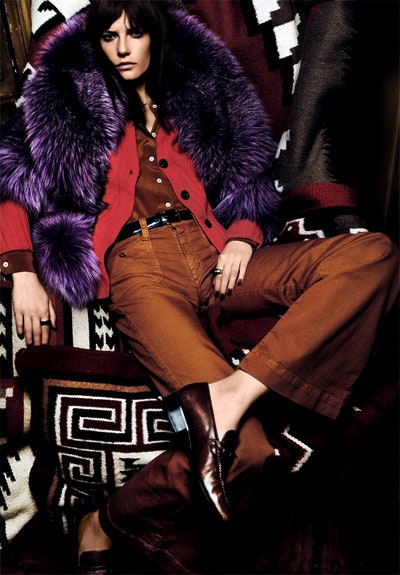 Богемный стиль 70х приталенные рубашки брюки шубы жакеты и накидки из меха | VOGUE