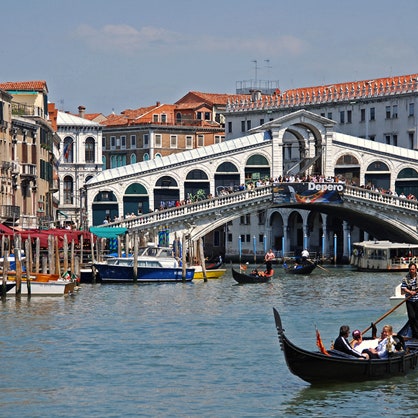 Diesel спасает исторические памятники Венеции