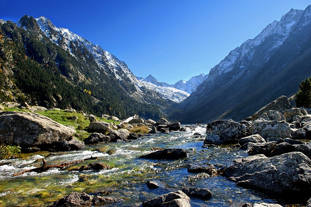 Лучшие горные курорты МачуПикчу Кицбюэль Пиренеи Мерано Бутан ШангриЛа Гштаад | VOGUE