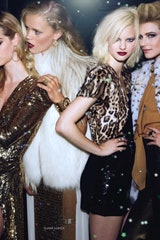 Наряды для вечеринки блестящие платья жакеты с леопардовым принтом золотые цепи | VOGUE