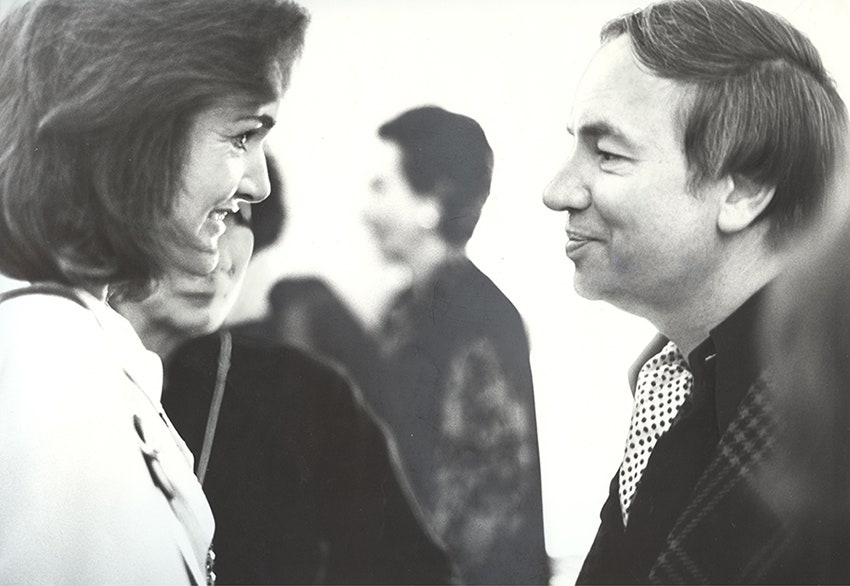 Андрей Вознесенский и Жаклин КеннедиОнассис НьюЙорк 1990