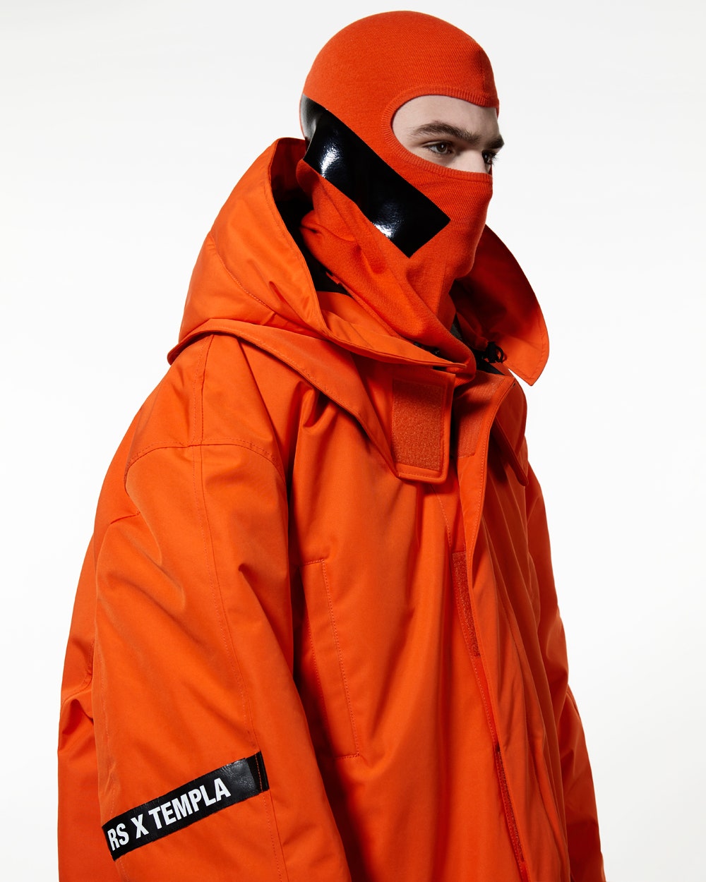 Балаклава и куртка Raf Simons x Templa 15600 рублей и 140600 рублей КМ20.ru