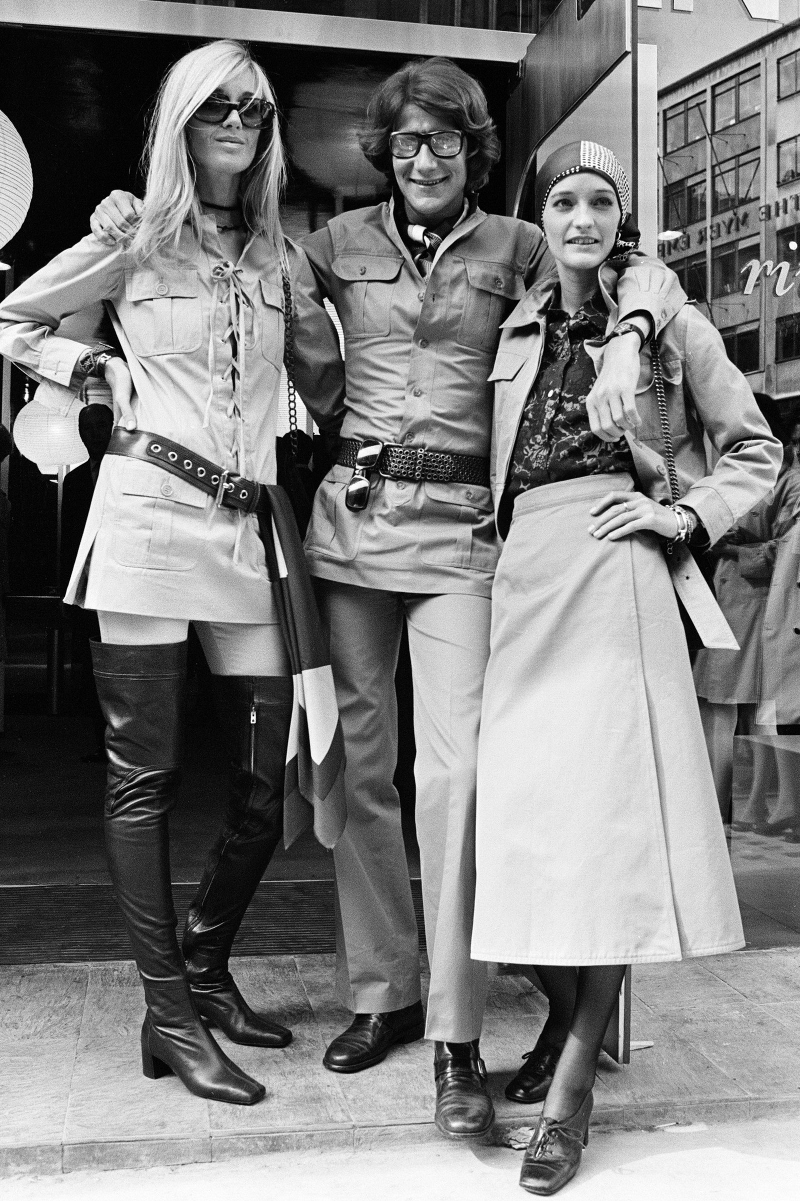 Бетти Катру Ив СенЛоран и Лулу де ла Фалез в Лондоне 1969