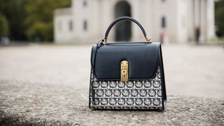 Salvatore Ferragamo выпустили коллекцию с монограммой Gancini