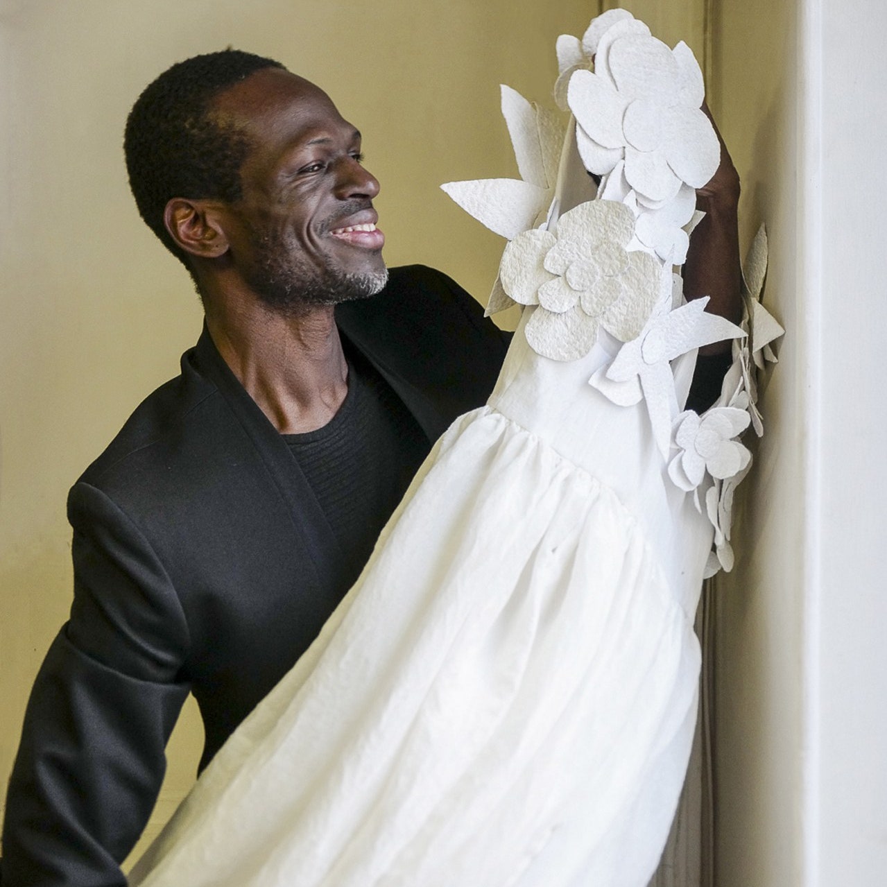 Камерунский дизайнер Иман Айисси о своем дебюте на Неделе высокой моды