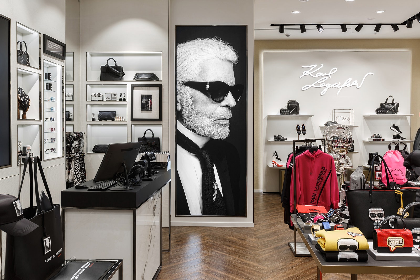 Магазин Karl Lagerfeld в ТРЦ «Авиапарк»