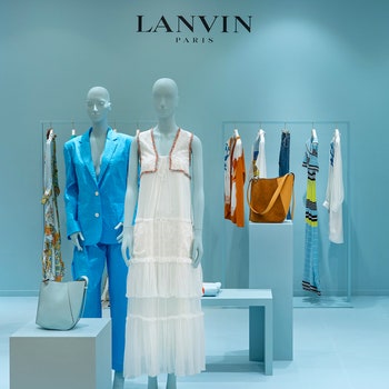 Lanvin «В моде важна интуиция» — креативный директор Бруно Сиалелли о том почему показ новой коллекции прошел на Неделе...