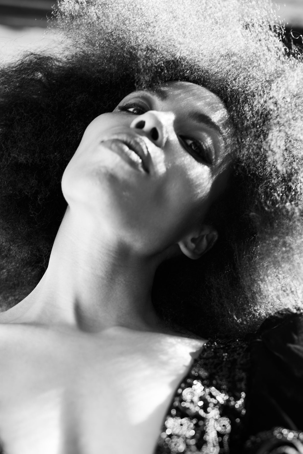 «Этот мир и правда создавался без мысли о нас» — Эмма Дабири автор книги Dont Touch My Hair об отношении к афроприческам