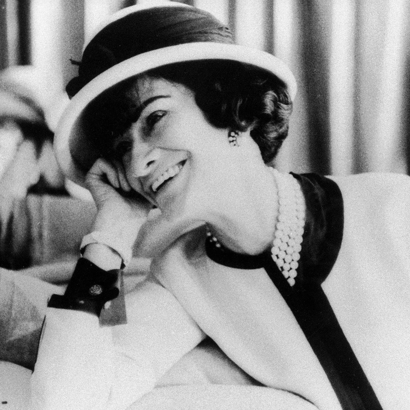 История легендарного жакета Chanel