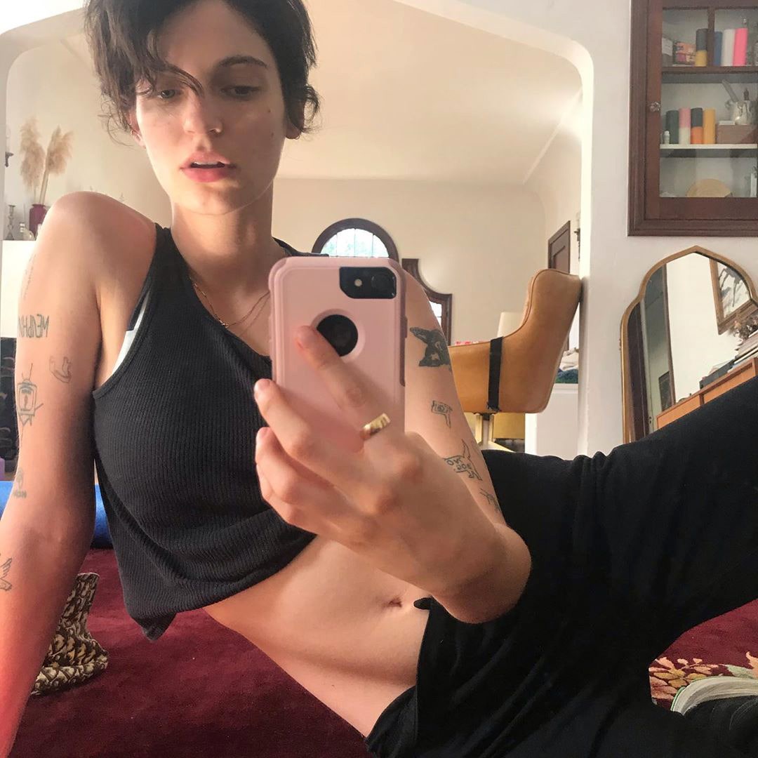 Илана Козлов, модель Balenciaga, &- ваш новый проводник в астрологию