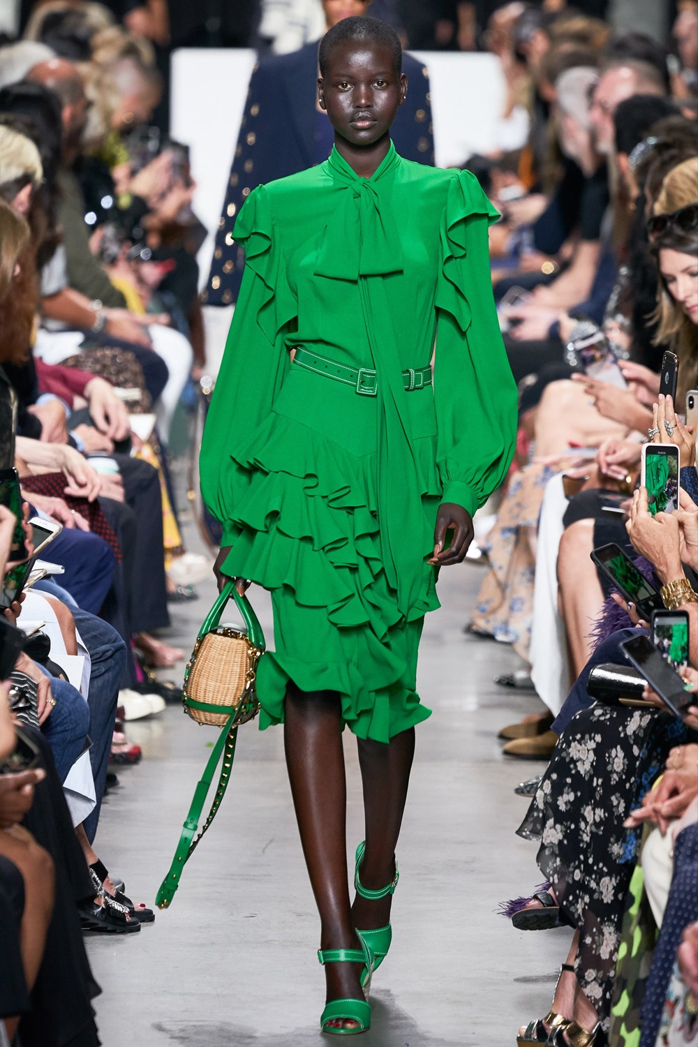Модные платья зеленого цвета — весна 2020