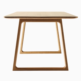 Дубовый стол по дизайну Джаспера Моррисона Maison Hermès