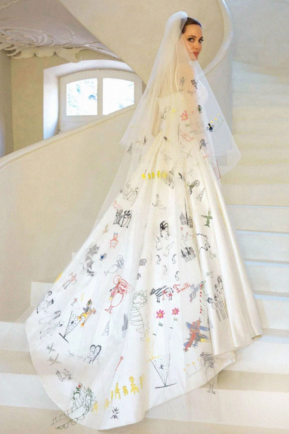 Все что вы хотели знать о свадебном платье Анджелины Джоли