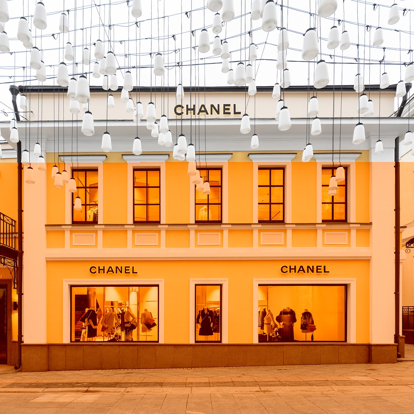 Chanel открыли поп-ап-бутик в Столешниковом переулке