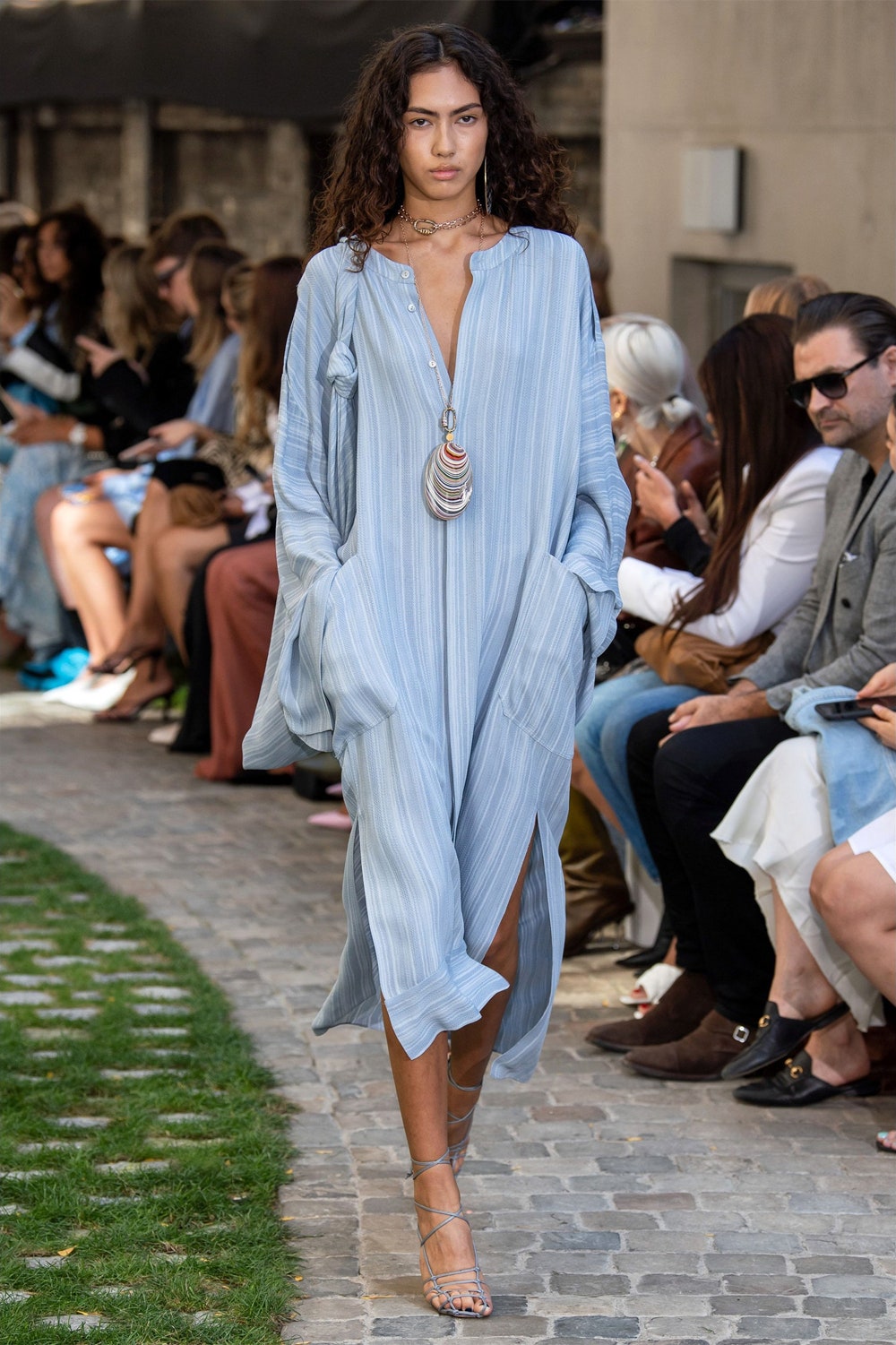 Roland Mouret весналето 2020