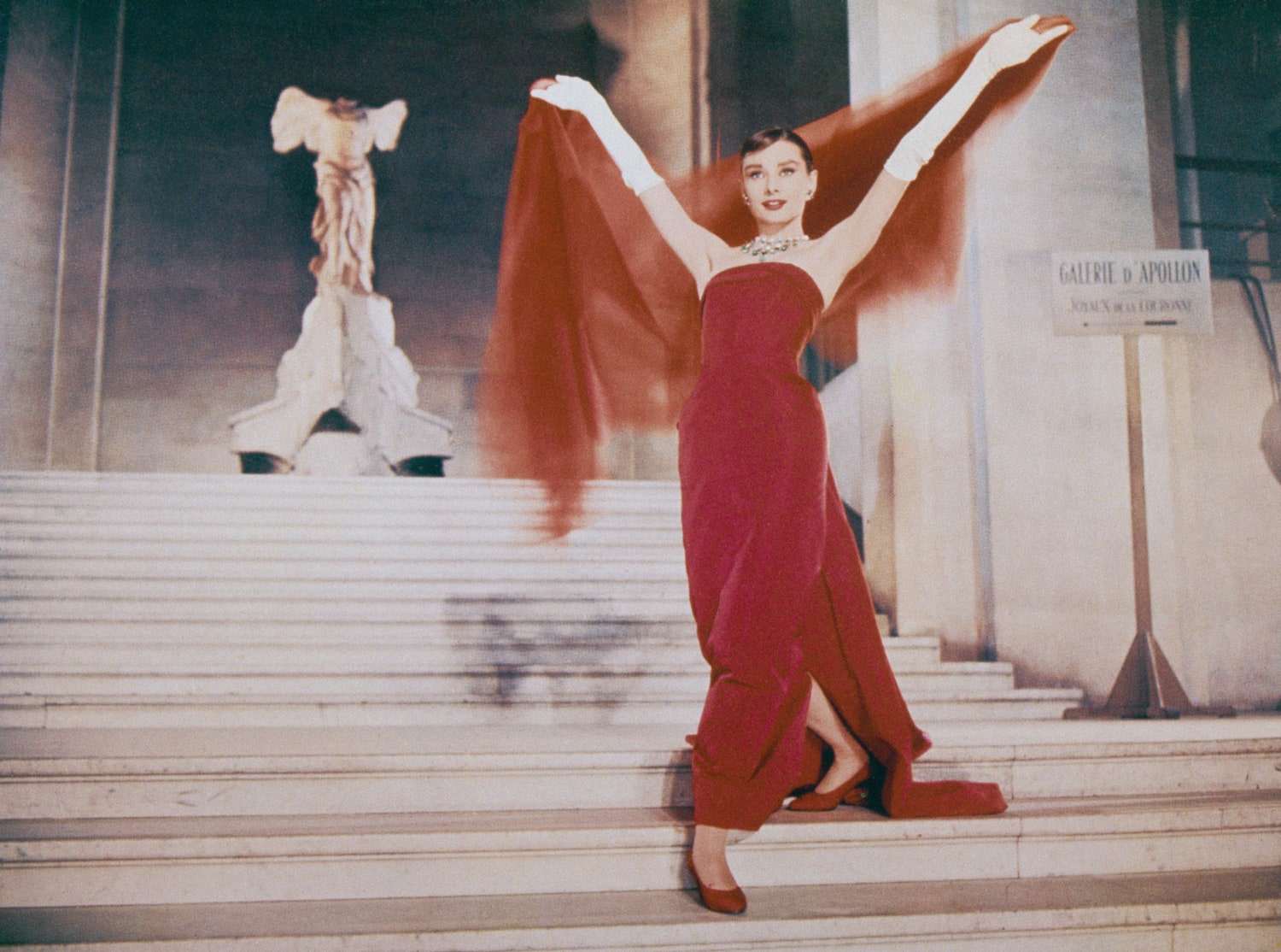 Кадр из фильма «Забавная мордашка» 1957