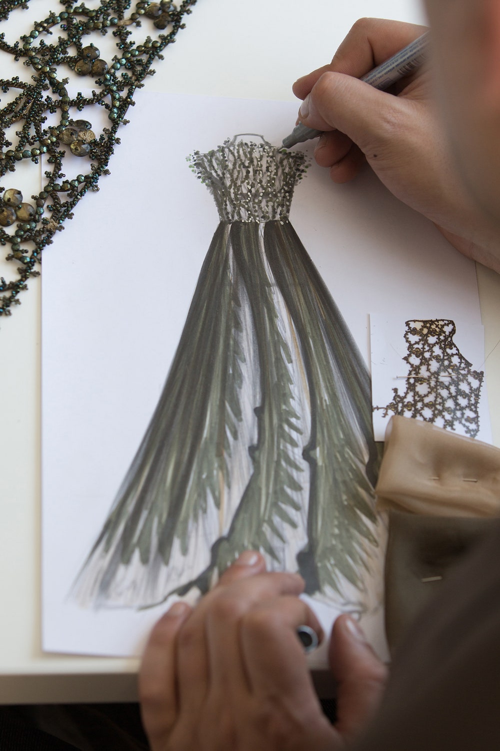 Эскиз платья Meraud из кутюрной коллекции Christian Dior