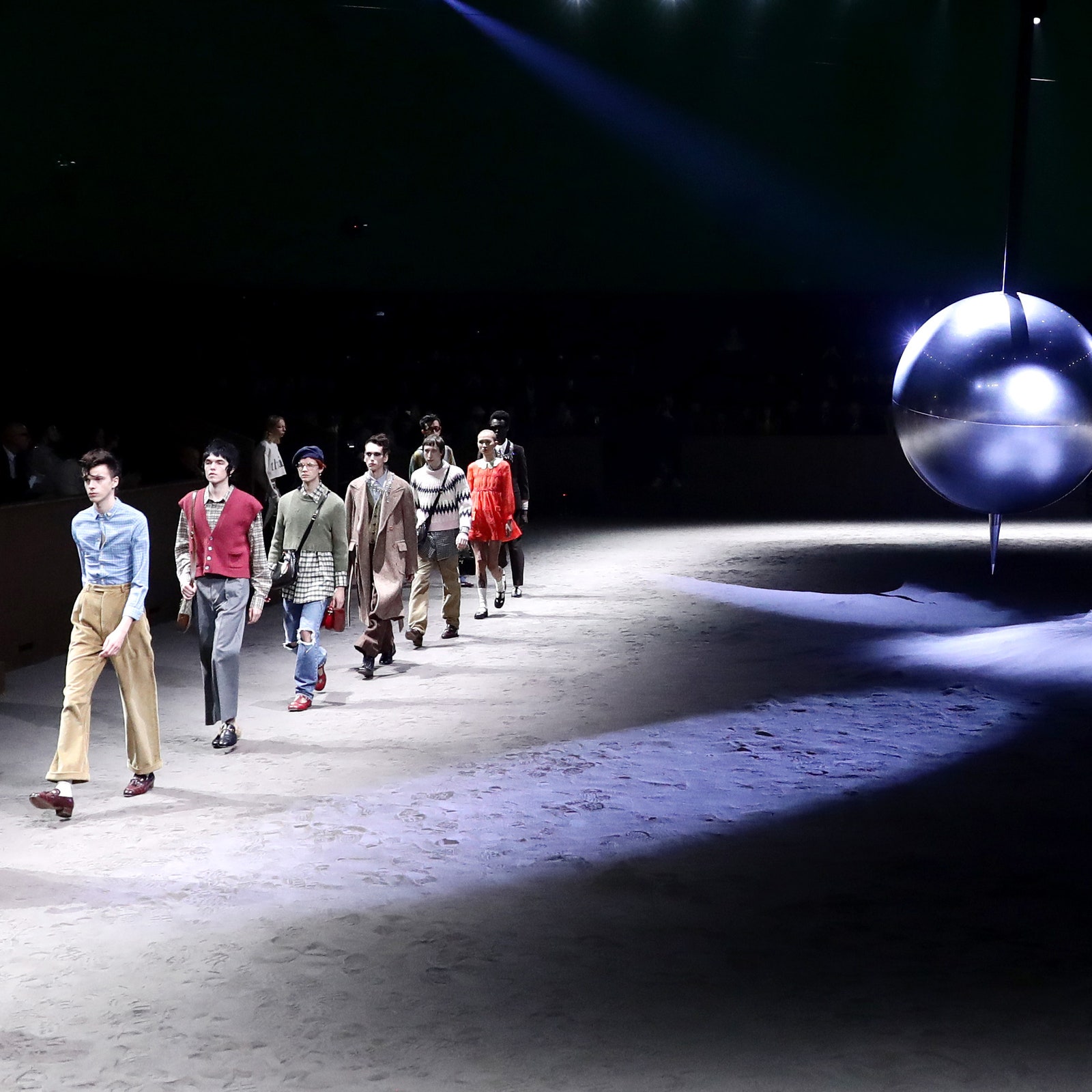 Как посмотреть показ Gucci Epilogue и другие шоу миланской Недели мужской моды, не выходя из дома