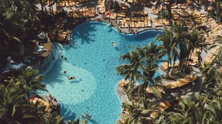 Лучшие курорты и вся «красивая жизнь» мира на 20 ретроснимках Слима Ааронса
