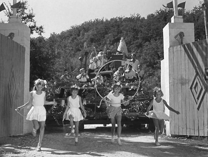 Кадр из фильма «Добро пожаловать или Посторонним вход воспрещен» 1964