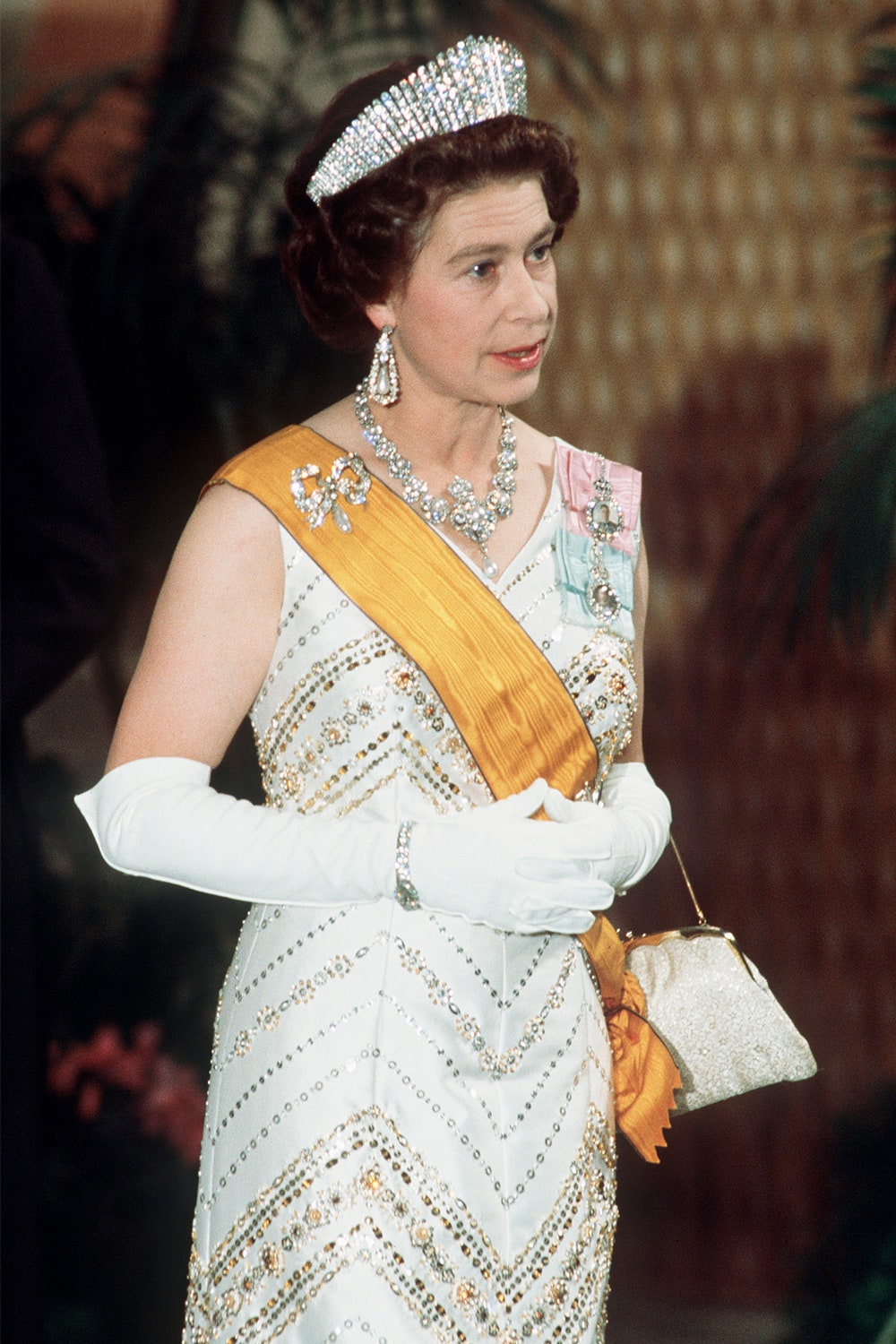 Королева Елизавета в тиаре Garrard в Лондоне 1975