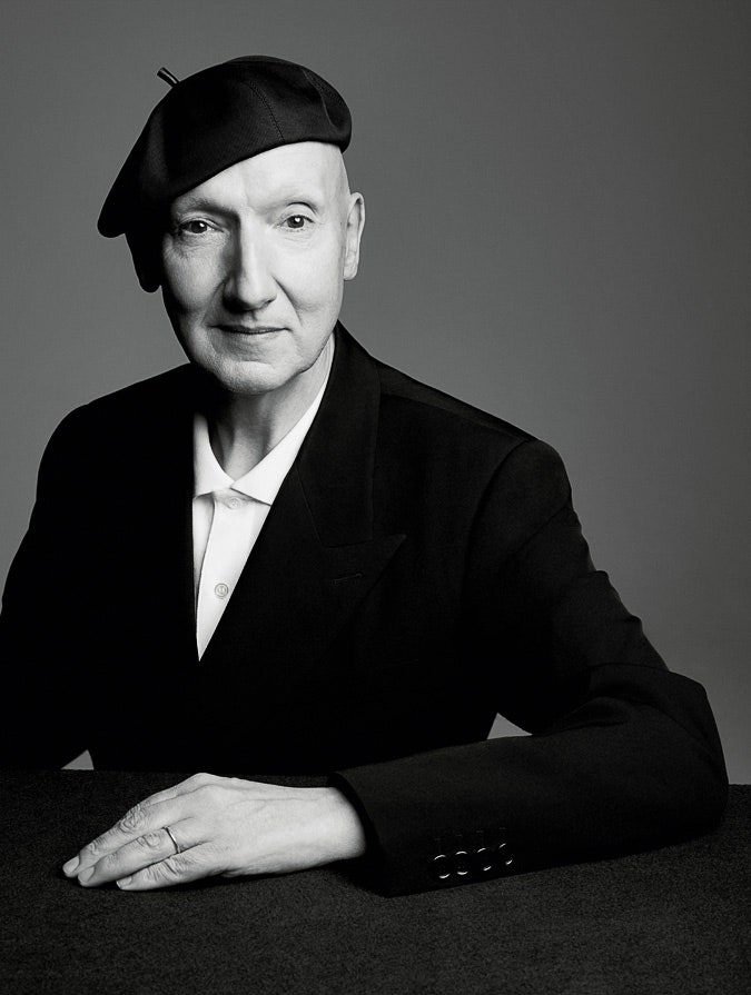 Стивен Джонс креативный директор Dior Hats 2019