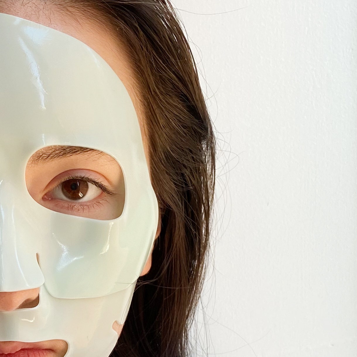 4 освежающие маски для лица: тест редактора Vogue