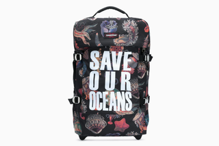 Чемодан Save Our Oceans Vivienne Westwood 15524 рубля farfetch.com