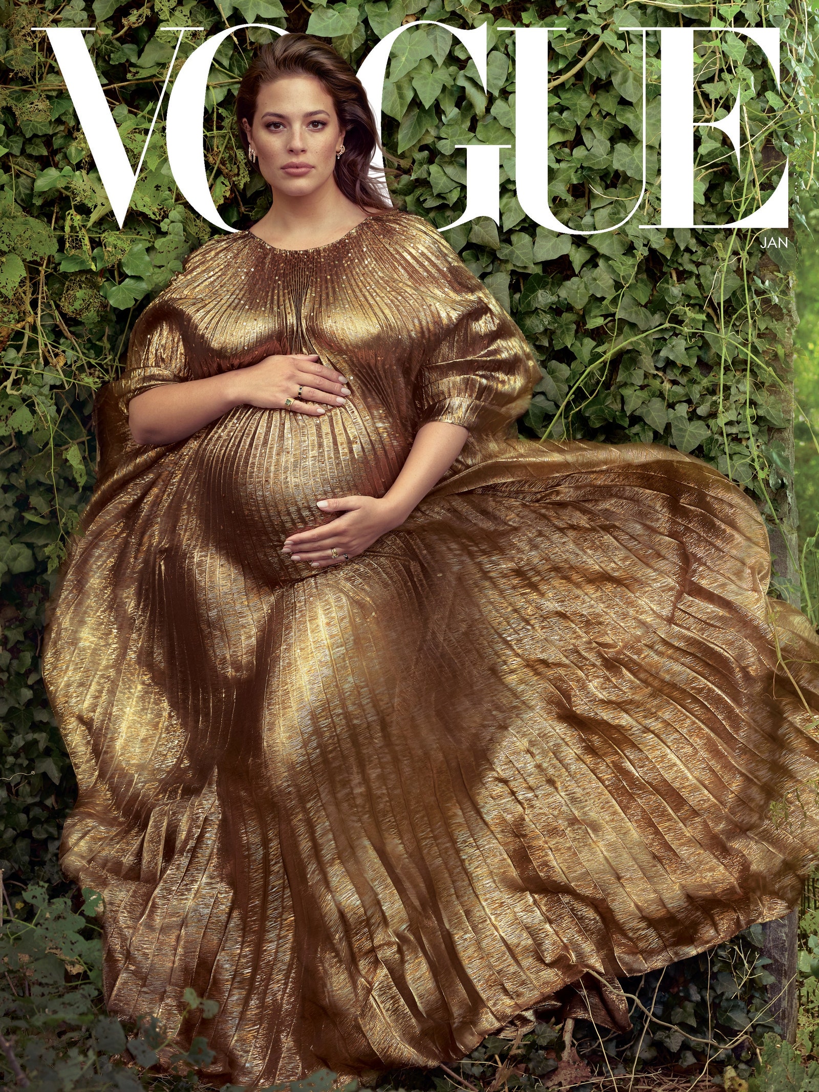 Беременная Эшли Грэм на обложке Vogue US январь 2020