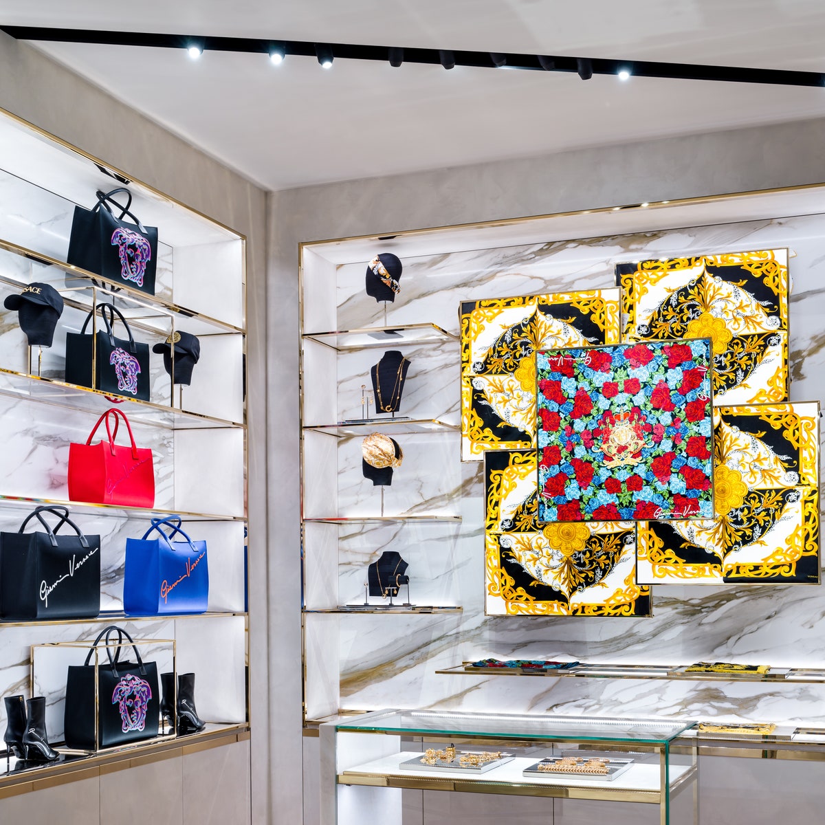 Versace открыли новый бутик в «Барвихе Luxury Village»