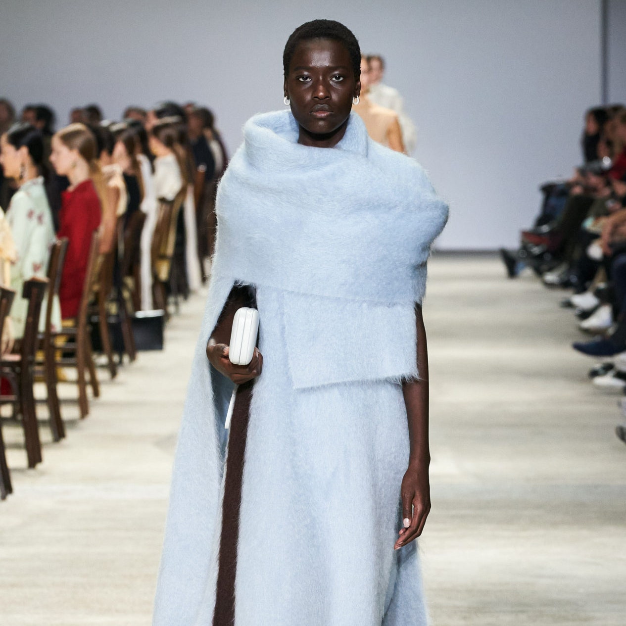Вещь дня: накидка Jil Sander