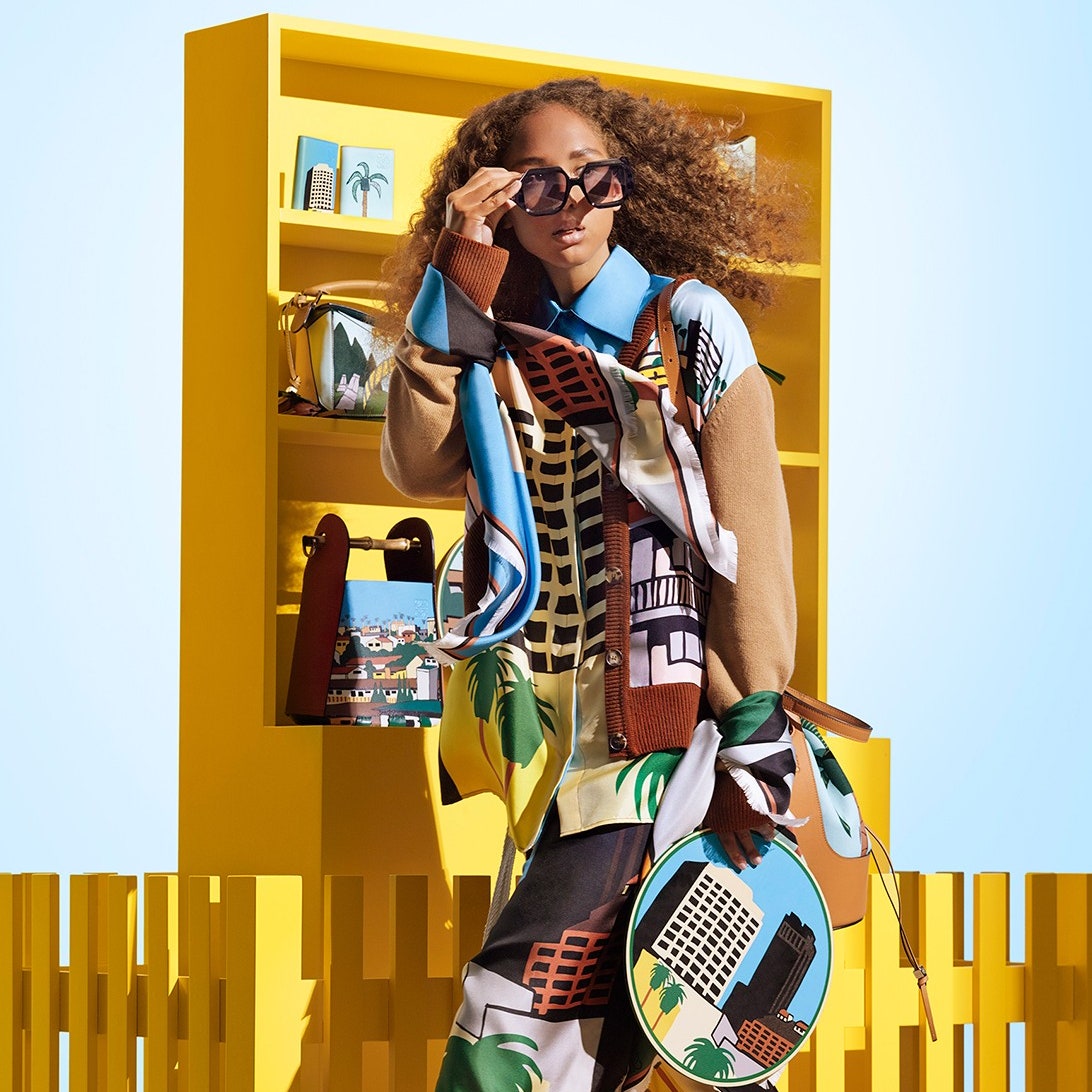 Новая капсульная коллекция Loewe вдохновлена работами художника Кеннета Прайса