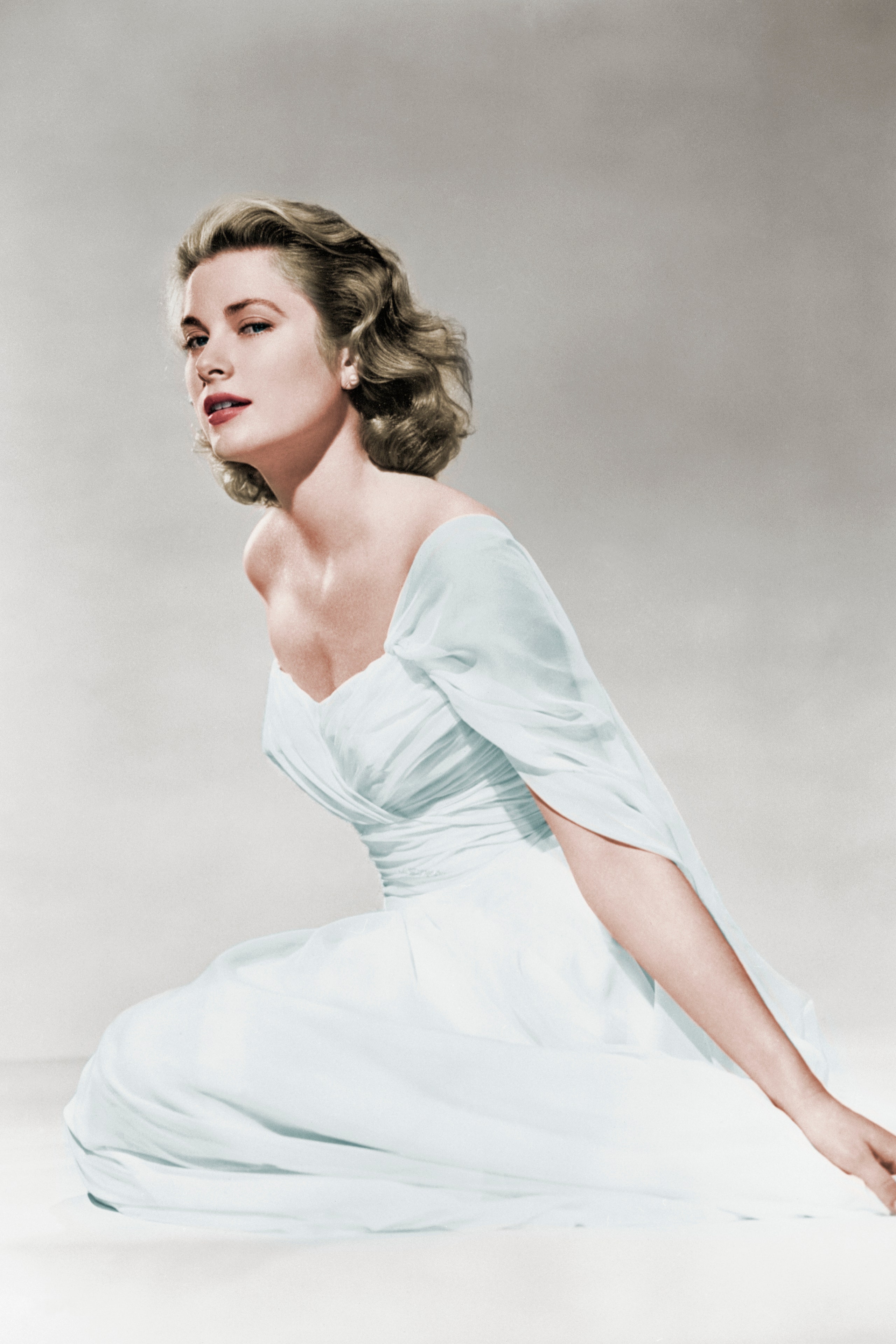 Платья в стиле 50-х годов: фото вечерних и повседневных моделей