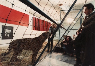 Анатолий Осмоловский. «Леопарды врываются в храм» 1992. На фото справа Владимир Овчаренко