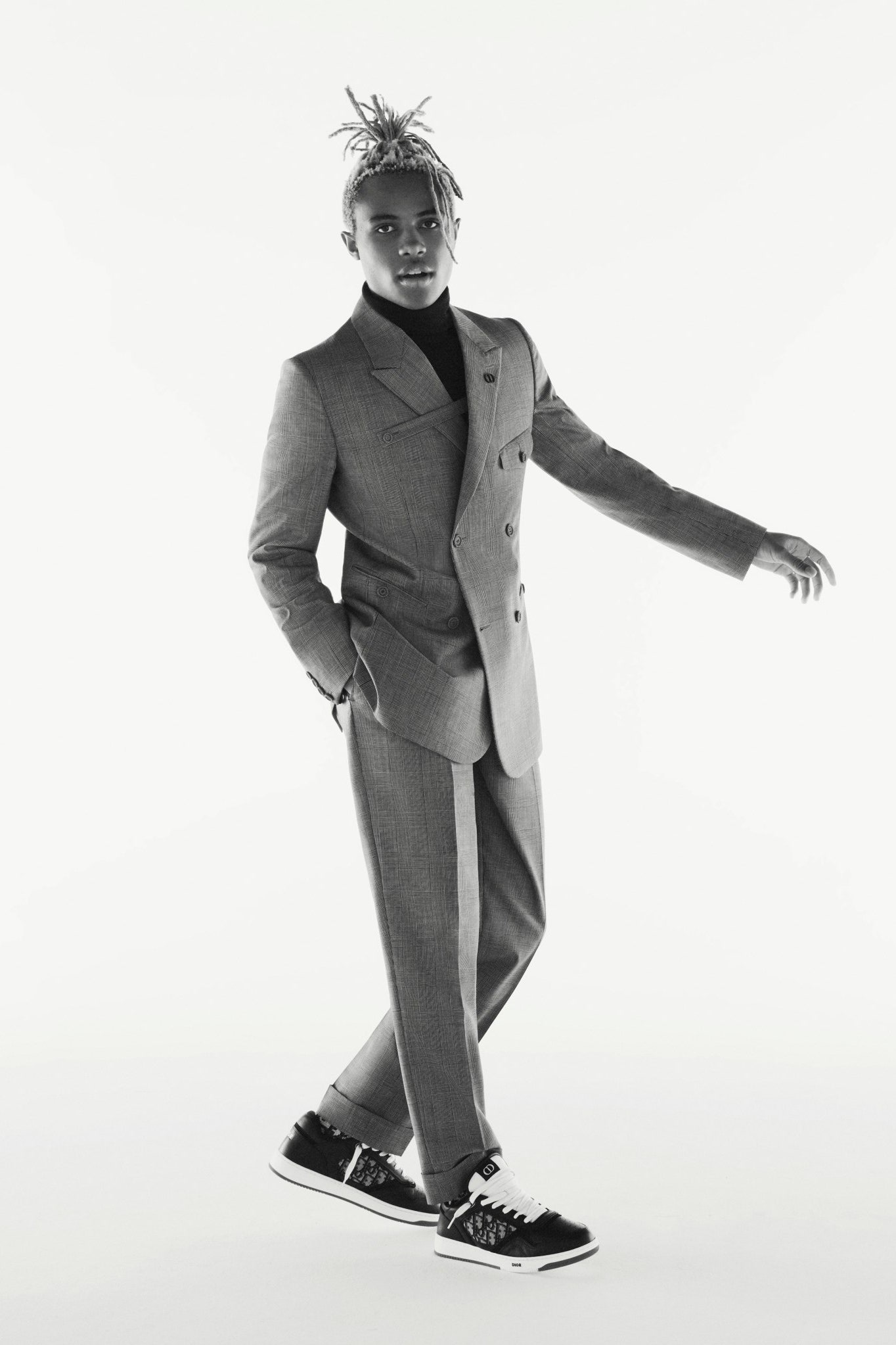 Dior представили капсульную коллекцию мужских костюмов