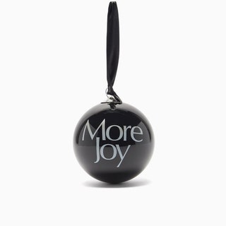 Елочный шар из стекла More Joy by Christopher Kane 2440 рублей matchesfashion.com