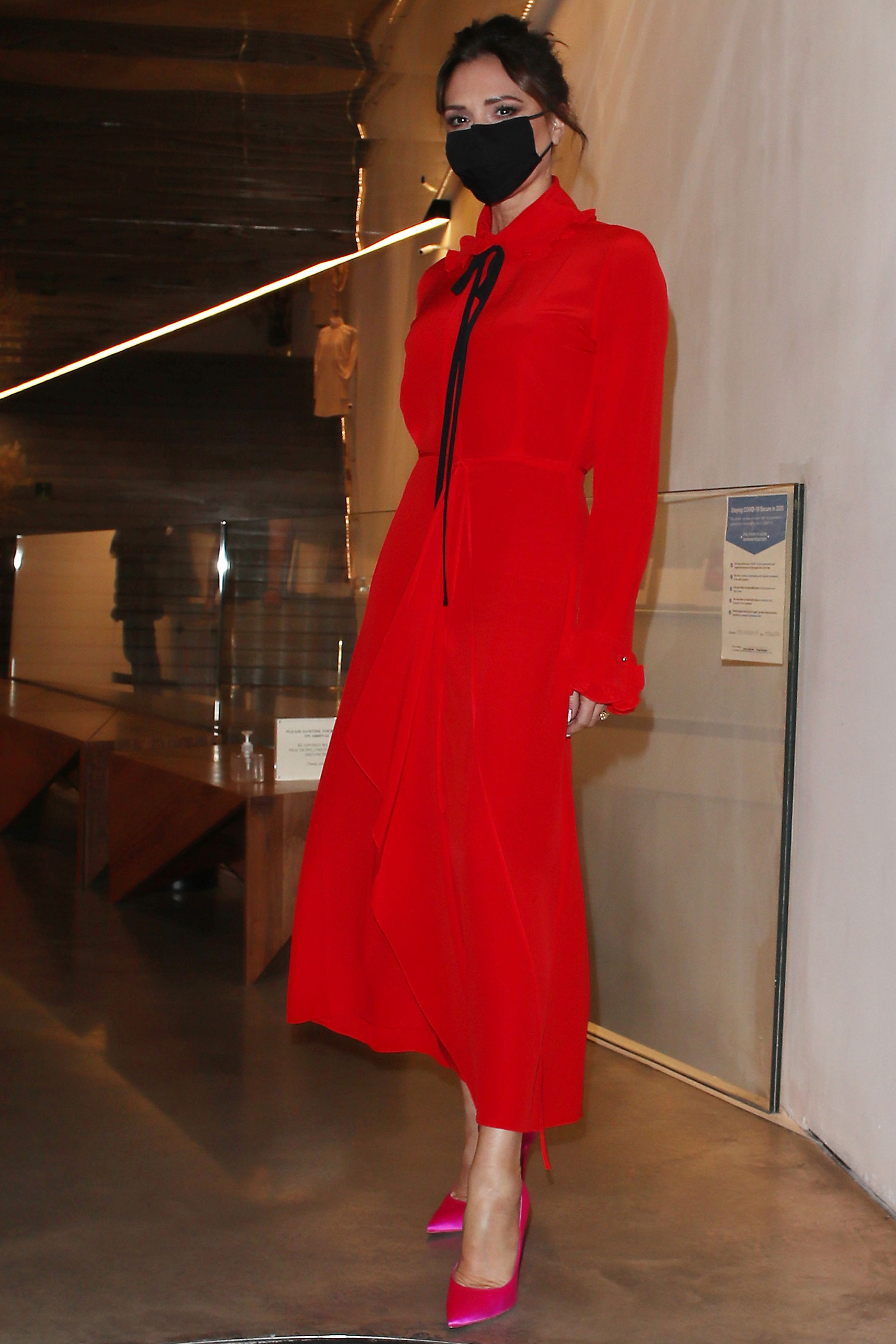 Красное платье как у Виктории Бекхэм