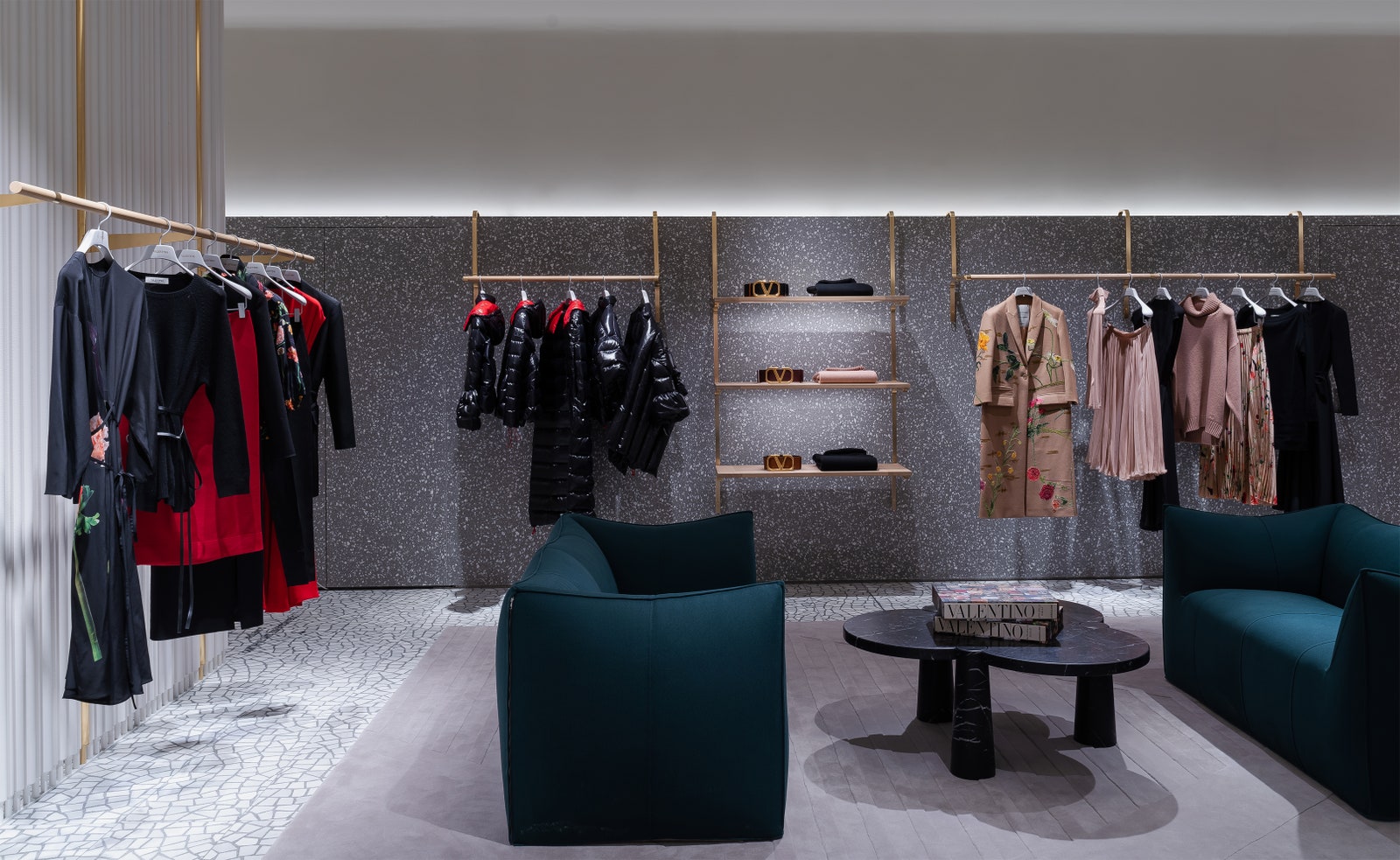 Бутик Valentino в «Барвихе Luxury Village»