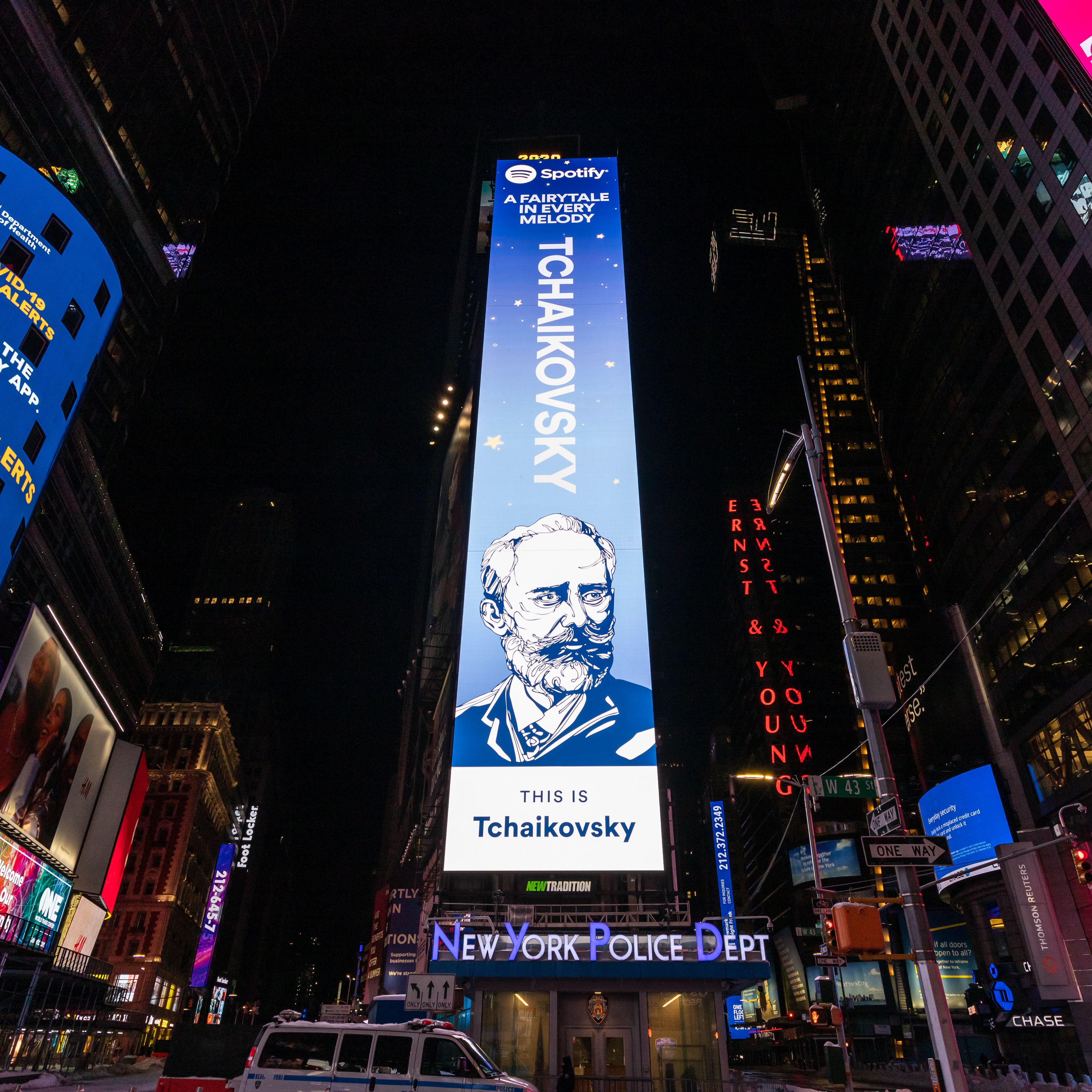 Петр Чайковский появился на билборде Spotify на Таймс-сквер
