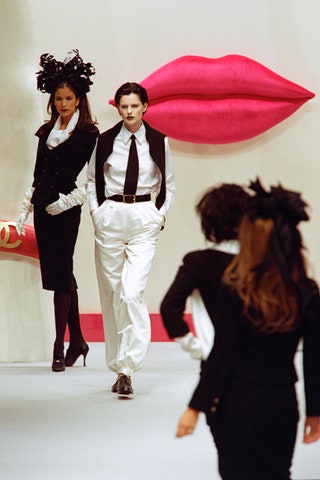 Стелла Теннант на показе Chanel 20 марта 1995 года