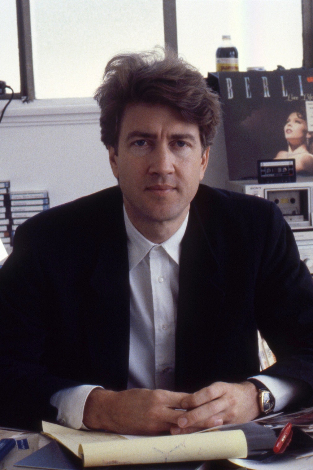 LOS ANGELES  OCTOBER 1984  Director David Lynch poses for a portrait session in his office in Los Angeles California in...