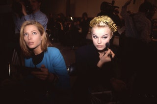 Кристи Тарлингтон и Ева Герцигова на показе Chanel Сouture весналето 1993