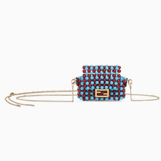 Минисумка Fendi 53500 рублей farfetch.com