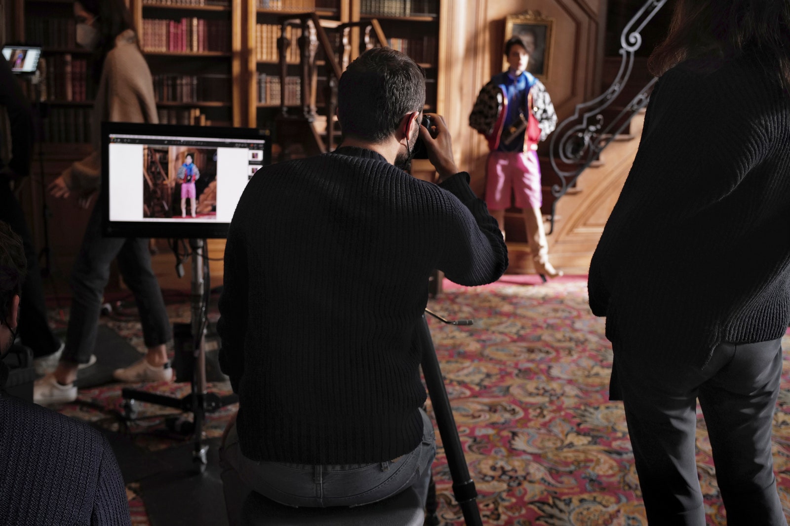 Стейси Мартин в объективе Николя Жескьера на съемках лукбука Louis Vuitton prefall 2021