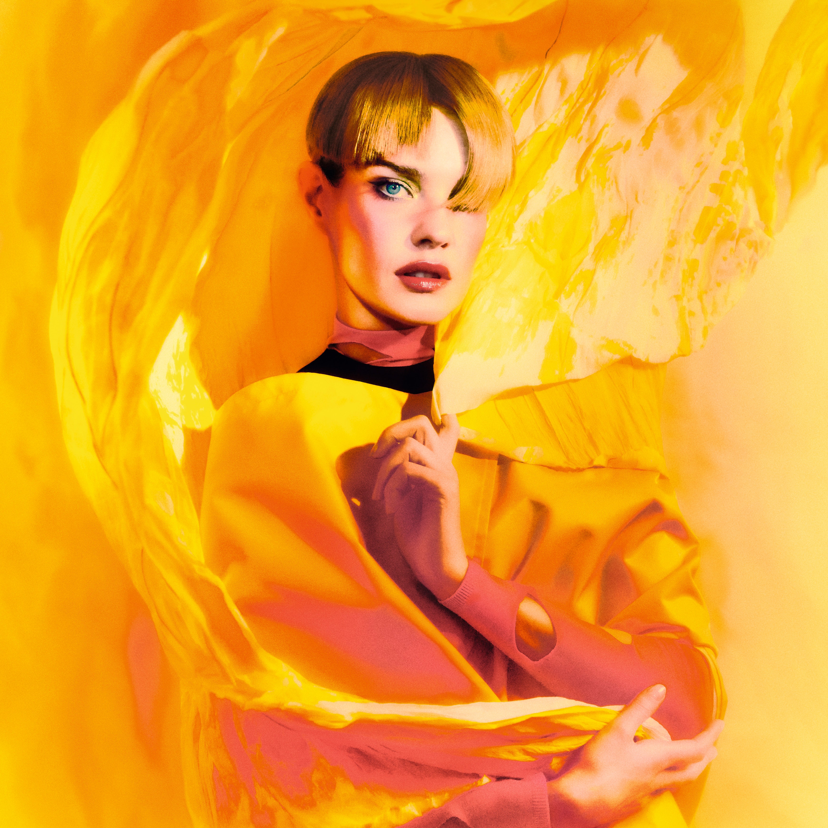 Красьте желтые тени, как героиня мартовской обложки Vogue Наталья Водянова