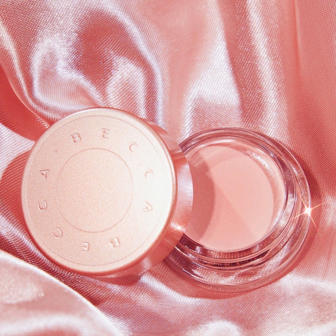 За что мы любим марку Becca и какие средства стоит купить, пока она еще в продаже
