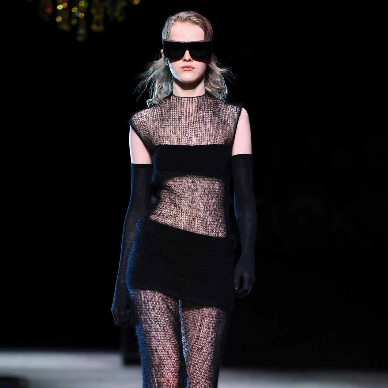 Прозрачные платья возвращаются: что это значит | Vogue Russia