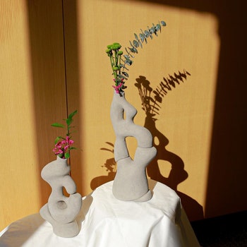Cheltsoviii представят новую коллекцию красочных ваз на выставке «Бульвар Софи Варен» в артпространстве Lobby