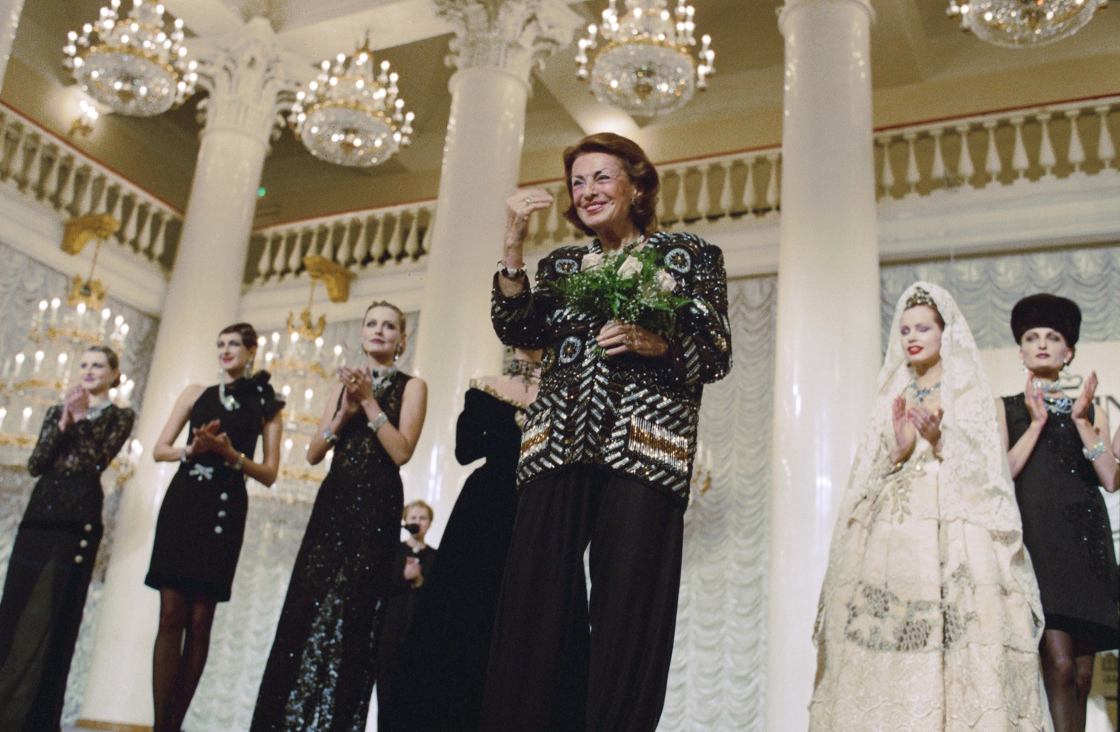 Ирен Голицына в Москве во время показа своей коллекции в Колонном зале Дома Союзов 1996