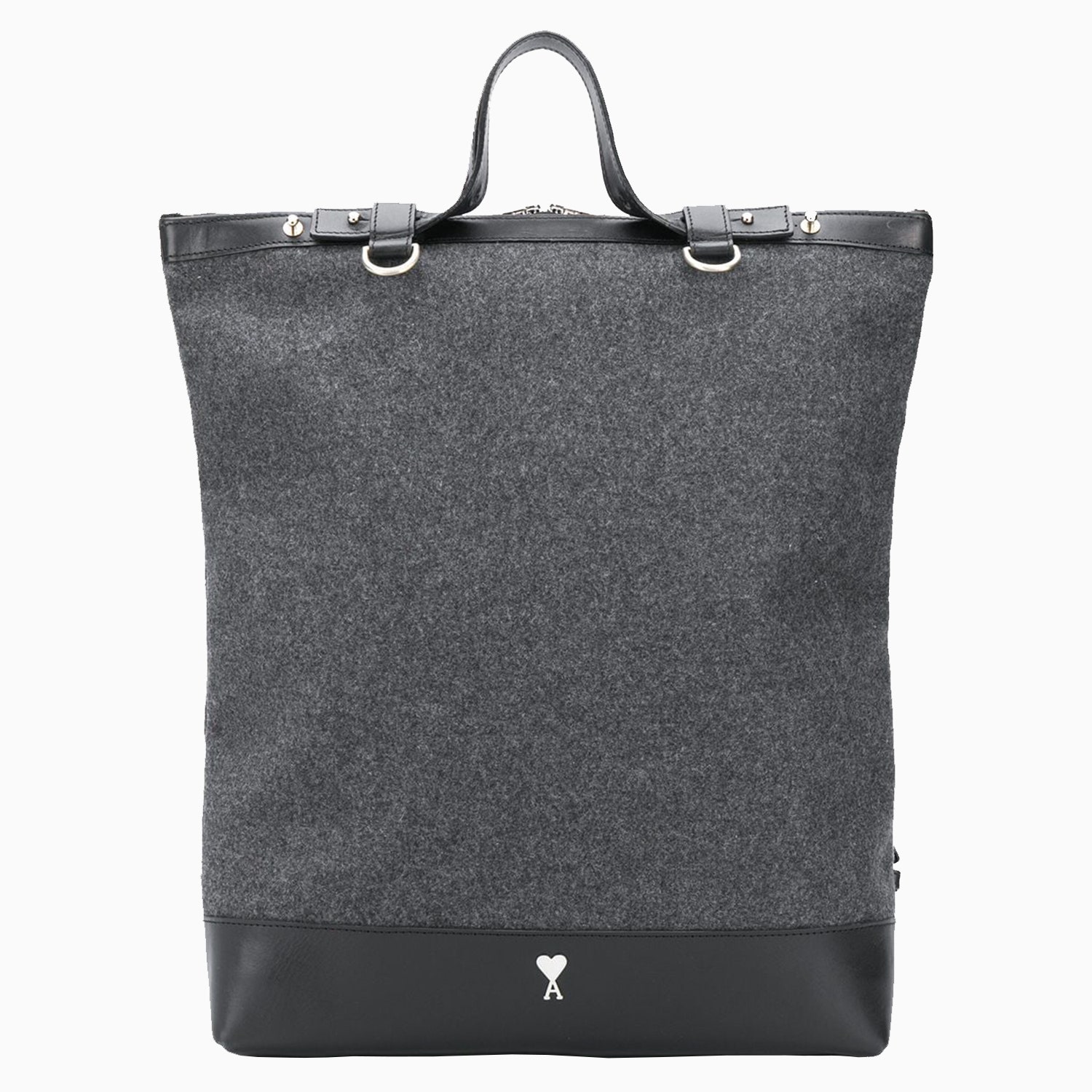 Рюкзак AMI Paris 51738 рублей farfetch.com